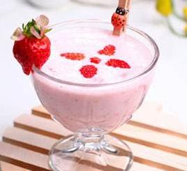 自制草莓酸奶祛痘面膜