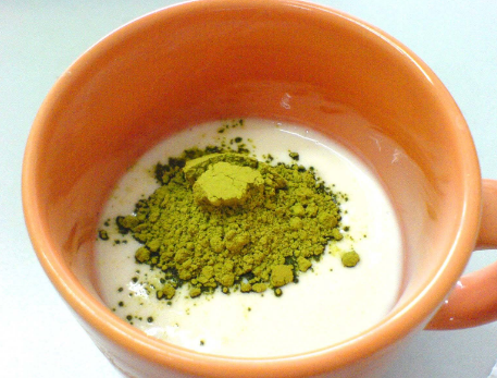 绿茶粉+酸奶去粉刺面膜